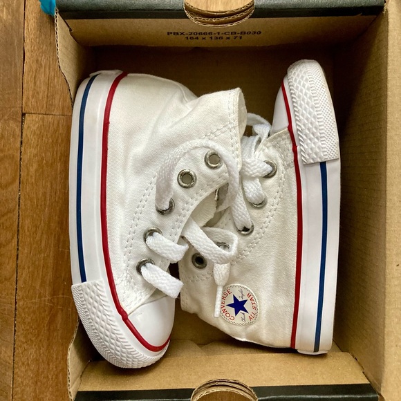 SOLD Baby converse size 5 - Picture 4 of 6